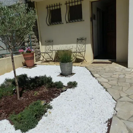 Holiday home Maison Du P'tit Troubadours Balcon Face A La Cite *